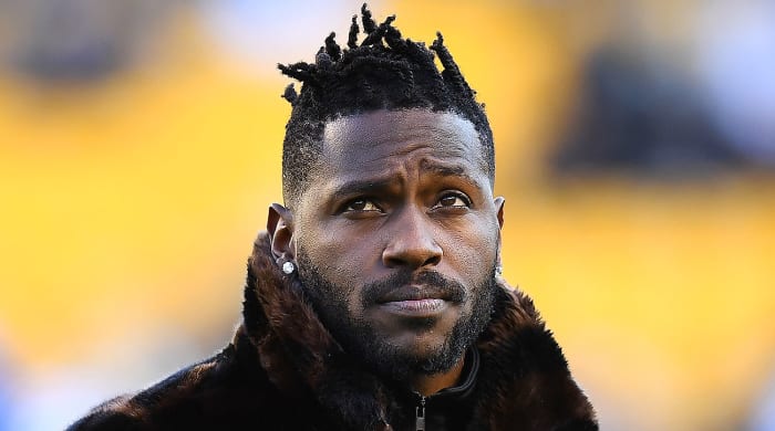 antonio-brown-helmet-raiders.jpg